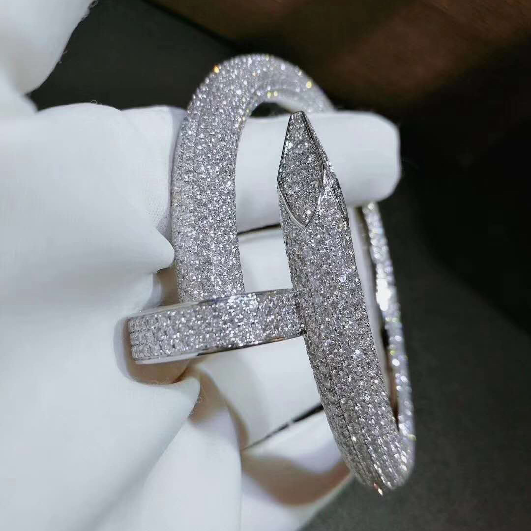 Custom Cartier Juste un Clou bracelet Extra Large Model in 18k White Gold with 1752 brilliant-cut diamonds HP601192
